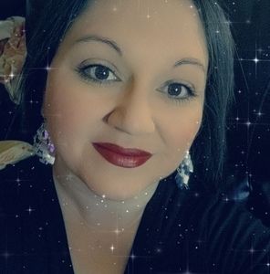 Meet your Posher, Cassandra